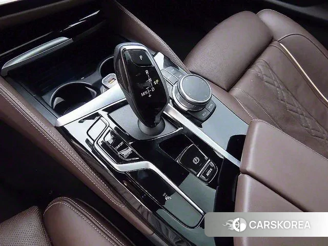 BMW 5 Series (G30) 2022 Белый из Кореи, фото 2