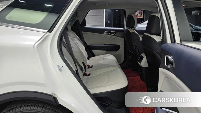 Kia Sportage 5th Generation Hybrid 2022 Белый из Кореи, фото 2