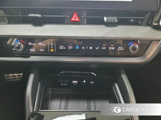 Kia Sportage 5th Generation Hybrid 2023 Белый из Кореи, фото 2