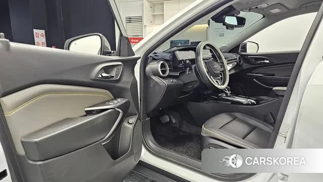 Chevrolet (GM Daewoo) Trax Crossover 2024 Белый из Кореи, фото 2