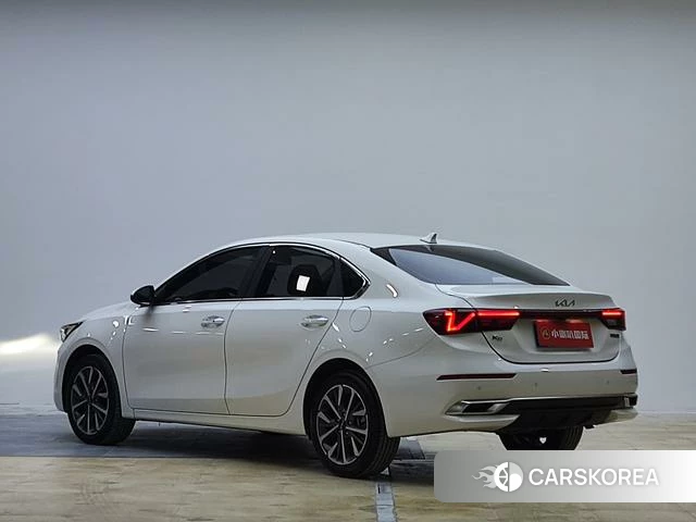 Kia K3 2022 Белый из Китая, фото 2