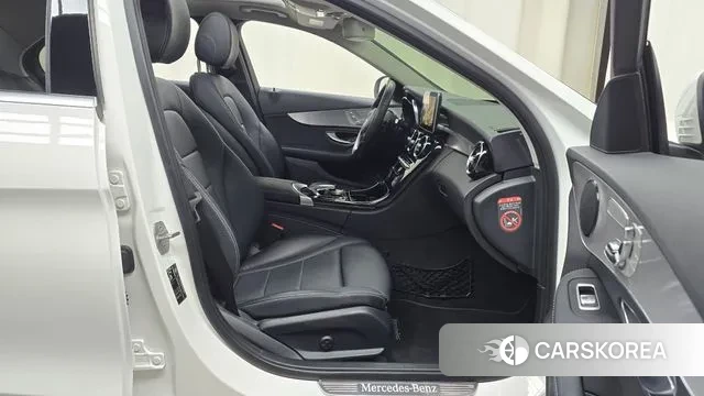 Mercedes-Benz C-Class W205 2018 Белый из Кореи, фото 2