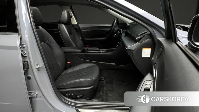 Hyundai Sonata D Edge Hybrid (DN8) 2024 Серебристо-серый из Кореи, фото 2