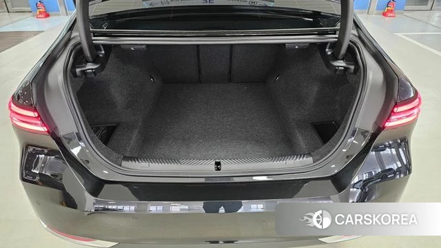 BMW 5 Series (G60) 2025 Черный из Кореи, фото 2