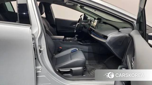 Toyota Prius 5th Generation 2024 Серебряный из Кореи, фото 2