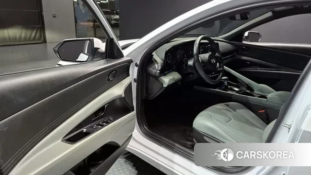 Hyundai The New Avante Hybrid (CN7) 2023 Белый из Кореи, фото 2