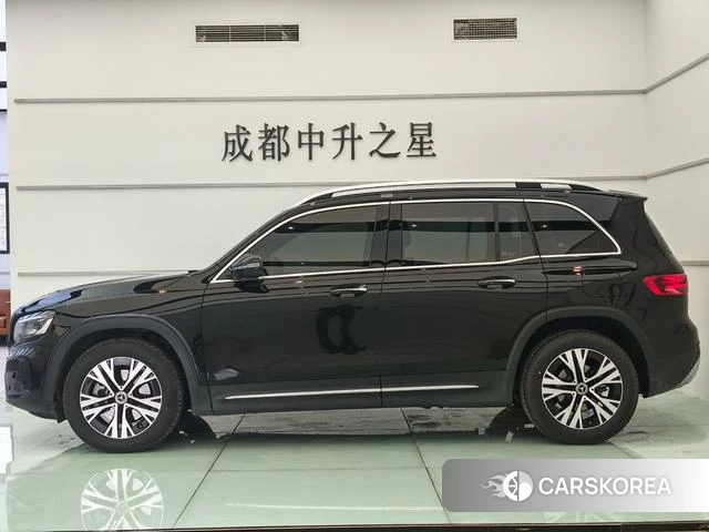 Mercedes-Benz GLB 2025 Черный из Китая, фото 2