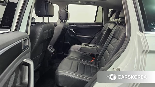Volkswagen Tiguan second Generation 2022 Белый из Кореи, фото 2