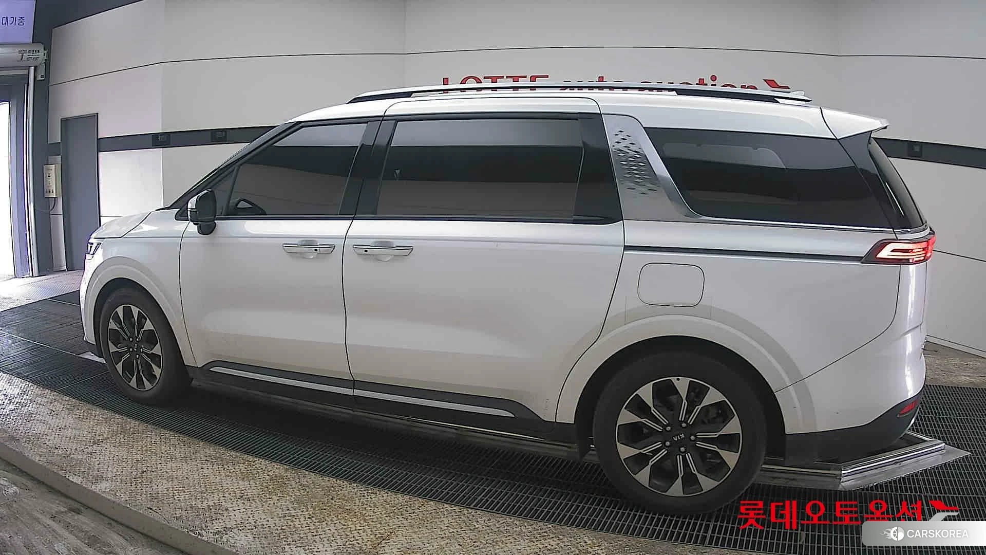 Kia Carnival 2021 Белый из Кореи, фото 2