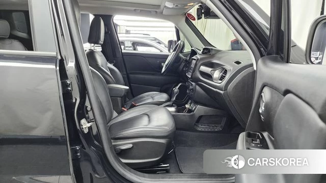 Jeep Renegade 2021 Черный из Кореи, фото 2