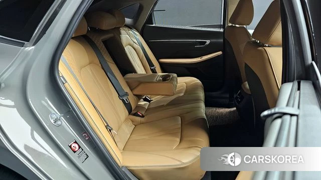 Hyundai Sonata (DN8) 2022 Серебристо-серый из Кореи, фото 2