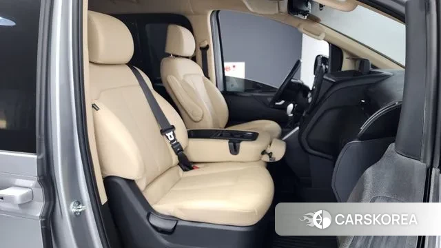 Hyundai Staria 2021 Серебристо-серый из Кореи, фото 2