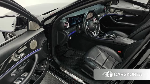 Mercedes-Benz E-Class W213 2018 Черный из Кореи, фото 2