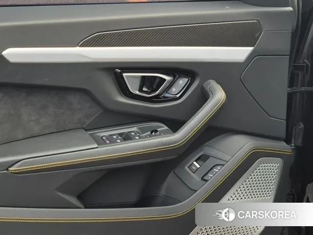 Lamborghini Urus 2022 Черный из Кореи, фото 2