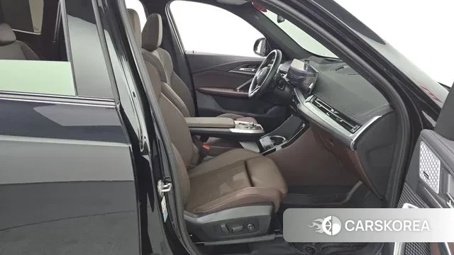 BMW X1 (U11) 2023 Черный из Кореи, фото 2