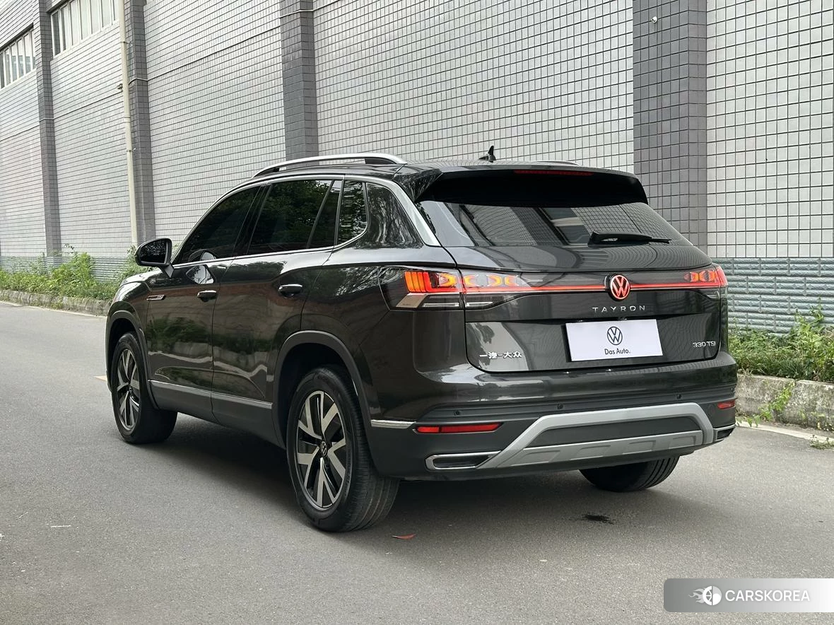 Volkswagen Tanyue 2023 Темно-серый из Китая, фото 2