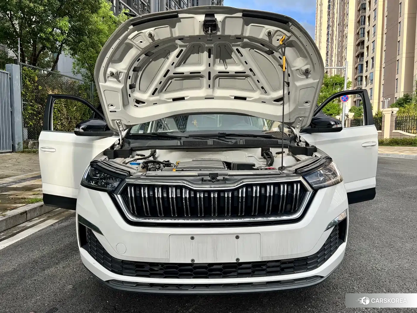Skoda Komick 2021 Белый из Китая, фото 2