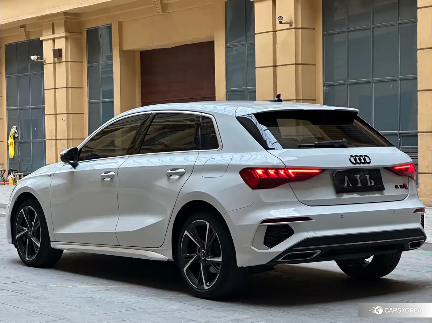 Audi A3 2022 Белый из Китая, фото 2