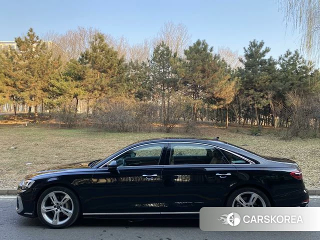 Audi A8 2024 Черный из Китая, фото 2