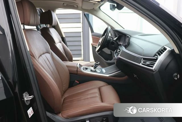 BMW X7 2021 Черный из Китая, фото 2
