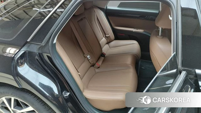 Hyundai Grandeur Hybrid (GN7) 2023 Черный из Кореи, фото 2