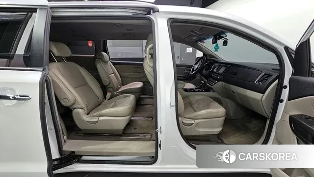 Kia The New Carnival 2019 Белый из Кореи, фото 2