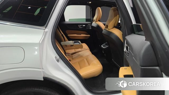 Volvo XC60 second Generation 2019 Белый из Кореи, фото 2