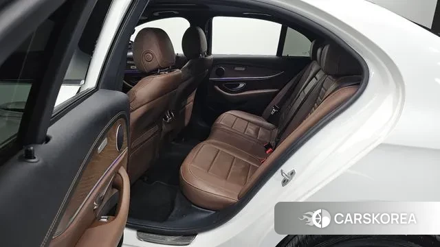 Mercedes-Benz E-Class W213 2021 Белый из Кореи, фото 2