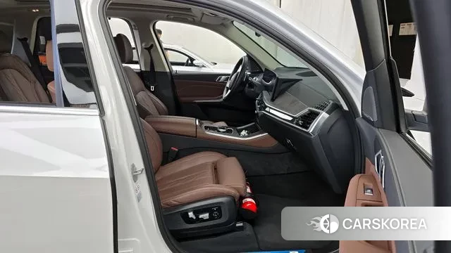 BMW X5 (G05) 2024 Белый из Кореи, фото 2