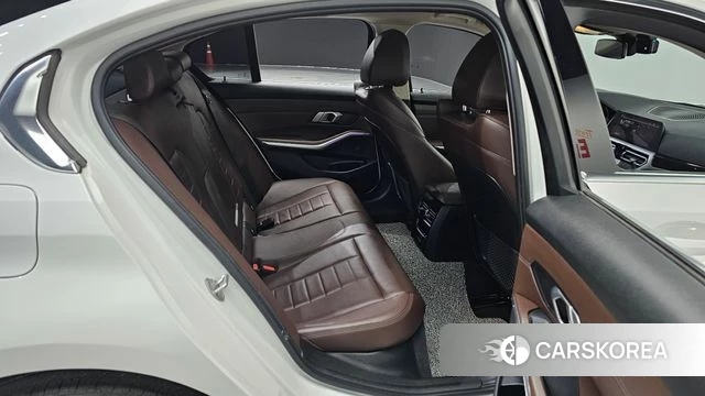 BMW 3 Series (G20) 2021 Белый из Кореи, фото 2