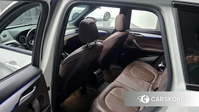 BMW X1 (F48) 2021 Белый из Кореи, фото 2