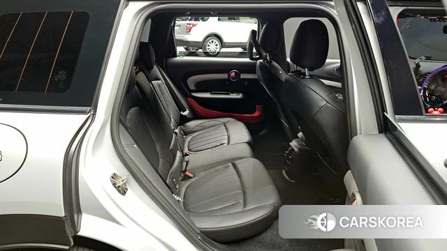 Mini Cooper S Clubman 2023 Серебряный из Кореи, фото 2