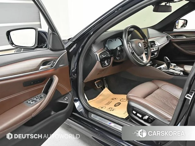 BMW 5 Series (G30) 2018 Черный из Кореи, фото 2