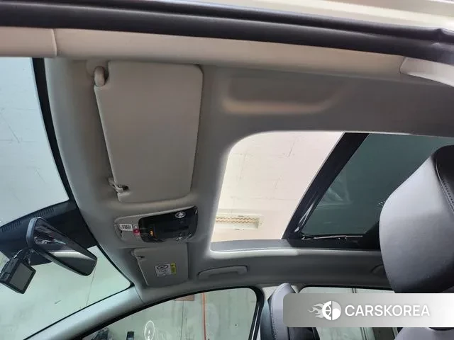 Kia Sportage 5th Generation Hybrid 2023 Белый из Кореи, фото 2