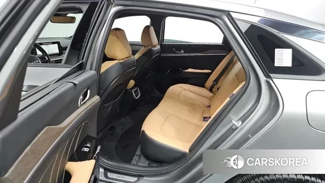 Kia K5 3rd generation 2023 Серебряный из Кореи, фото 2