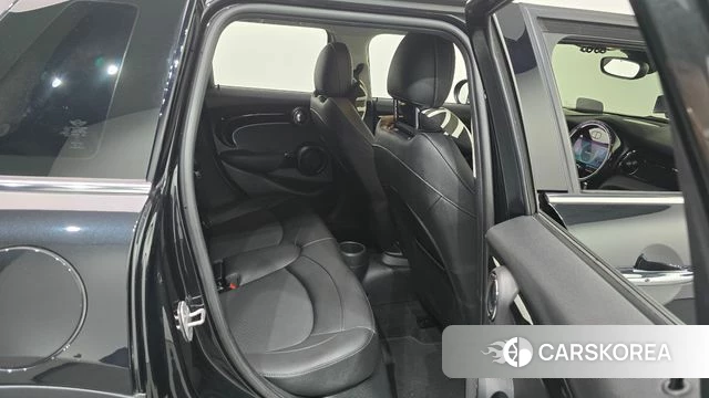 Mini Cooper 2023 Черный из Кореи, фото 2