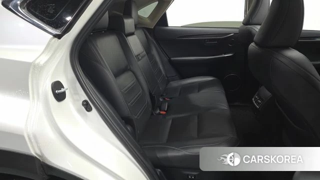 Lexus NX300h 2019 Белый из Кореи, фото 2