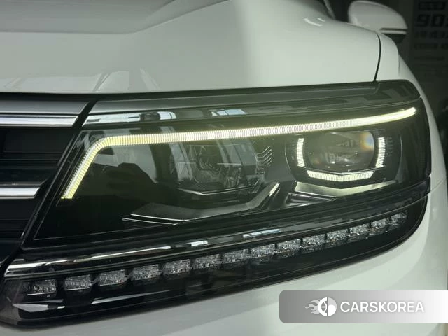 Volkswagen Tiguan L 2021 Белый из Китая, фото 2