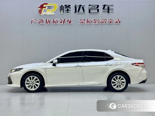 Toyota Camry 2023 Белый из Китая, фото 2