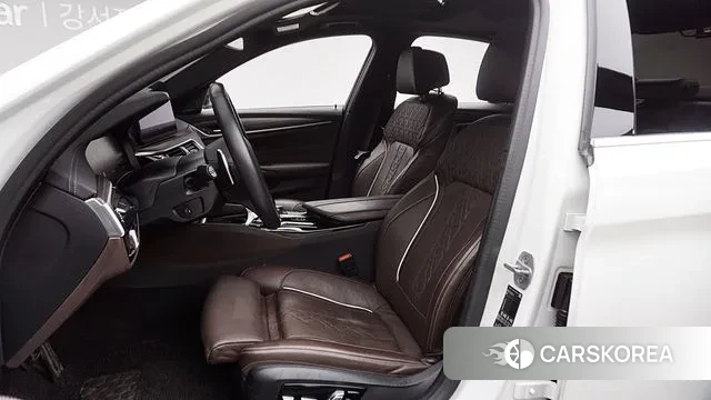 BMW 5 Series (G30) 2021 Белый из Кореи, фото 2