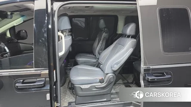 Hyundai Staria 2022 Черный из Кореи, фото 2