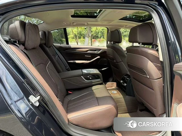 BMW 5 series 2023 Черный из Китая, фото 2