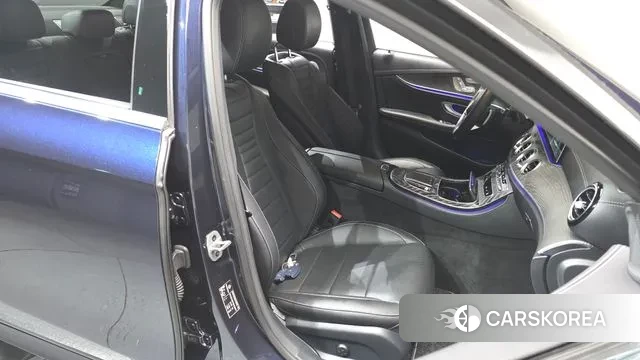 Mercedes-Benz E-Class W213 2022 Синий из Кореи, фото 2