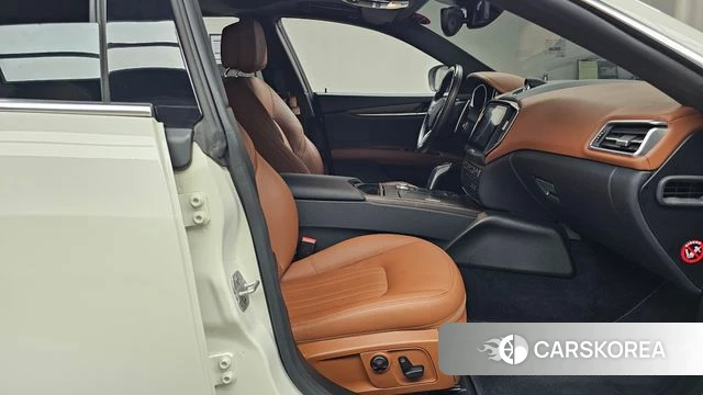 Maserati Ghibli 2020 Белый из Кореи, фото 2