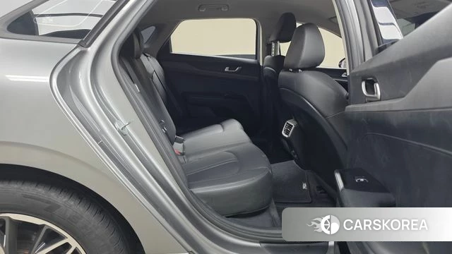 Kia K5 3rd generation 2022 Серебристо-серый из Кореи, фото 2