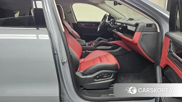 Porsche Cayenne (PO536) 2025 Серый из Кореи, фото 2