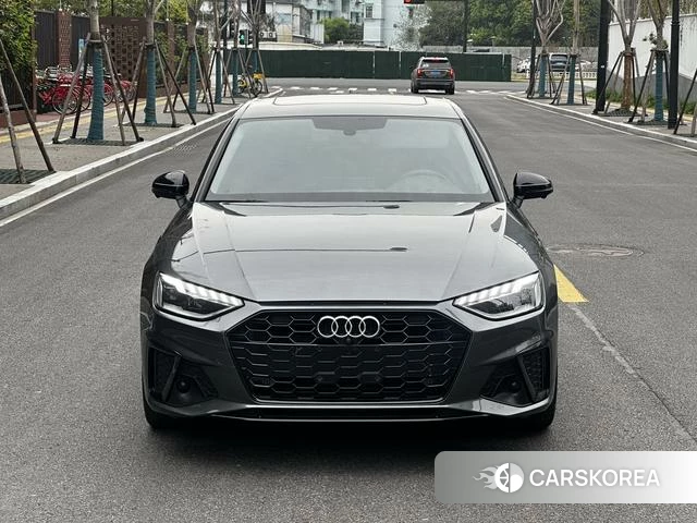 Audi A4L 2022 Темно-серый из Китая, фото 2