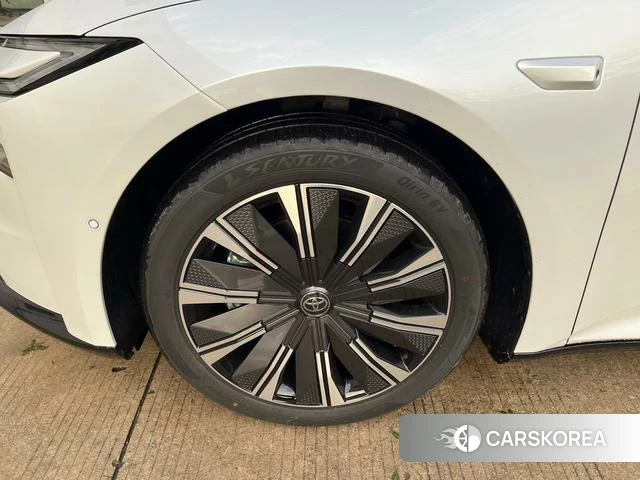 Toyota Platinum Wisdom 7 2026 Белый из Китая, фото 2