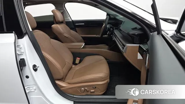 Hyundai Grandeur Hybrid (GN7) 2023 Белый из Кореи, фото 2