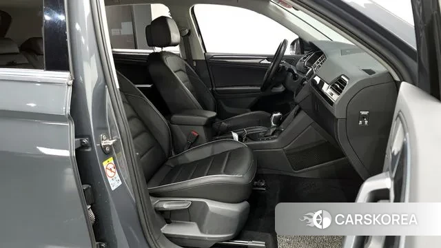 Volkswagen Tiguan second Generation 2021 Серый из Кореи, фото 2